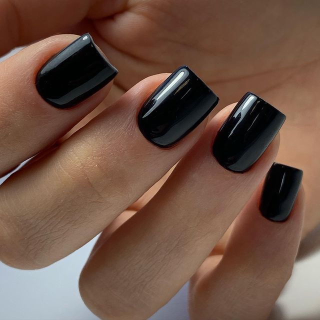natysik_nails_mv в LOOKY. #наращиваниеногтей#коррекциягель#коррекция#маникюр2023#комбиманикюр#дизайнногтей#топмастеров. Люблю я все таки сво...