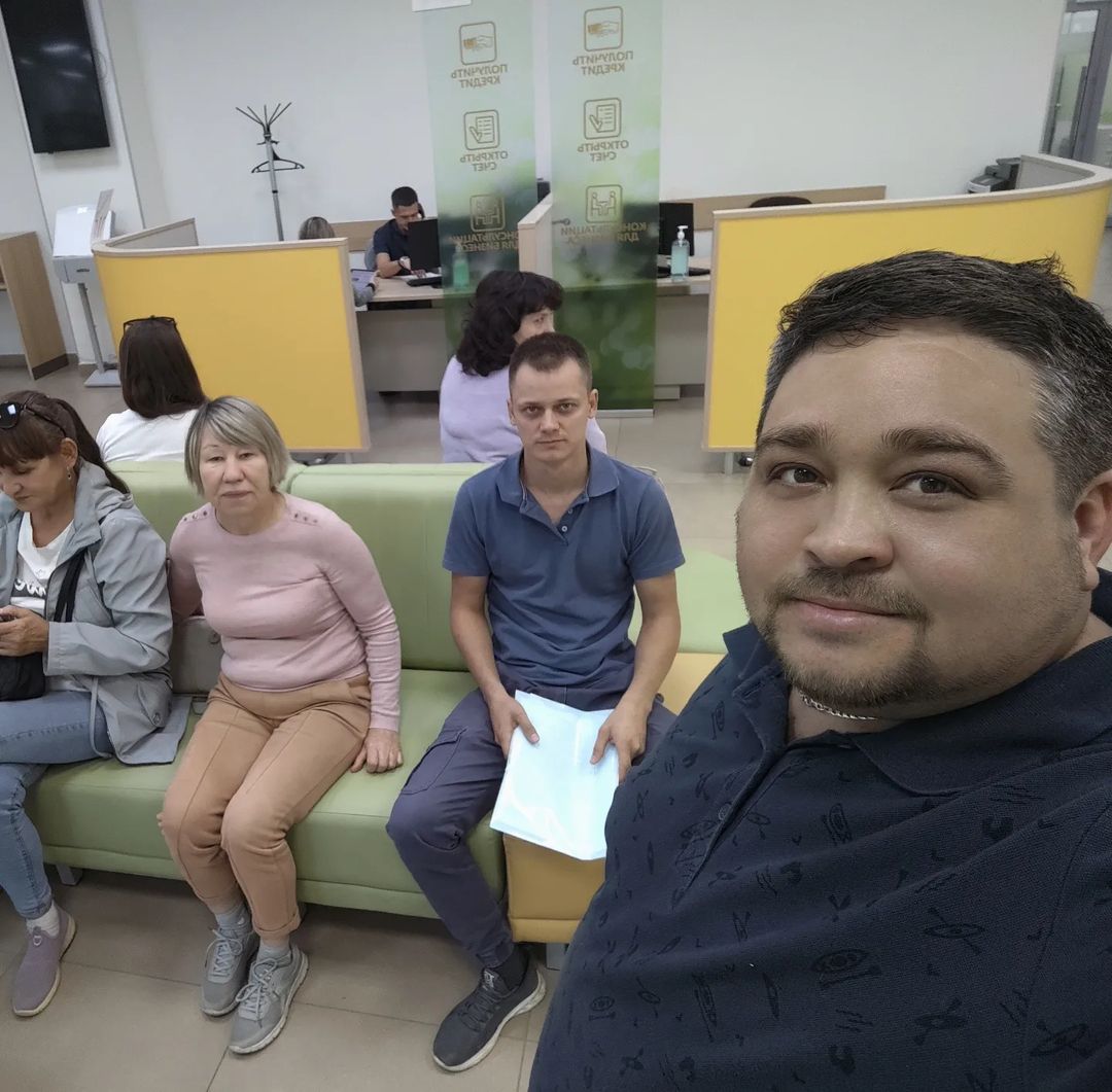 artur_rieltor.neft в LOOKY — Провел очередную сделку
