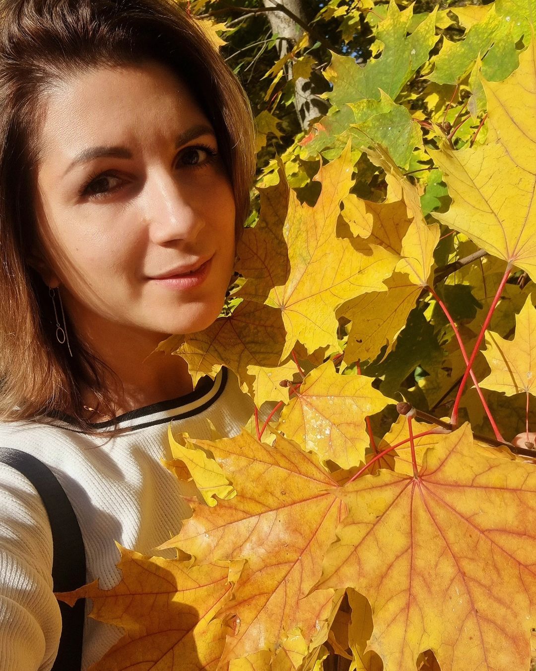 🍂Осень 🍂— то время года, когда люди должны согревать друг друга своими словами, своими чувствами, своими губами.
#золотаяосень2023
#теплаяосень🍁