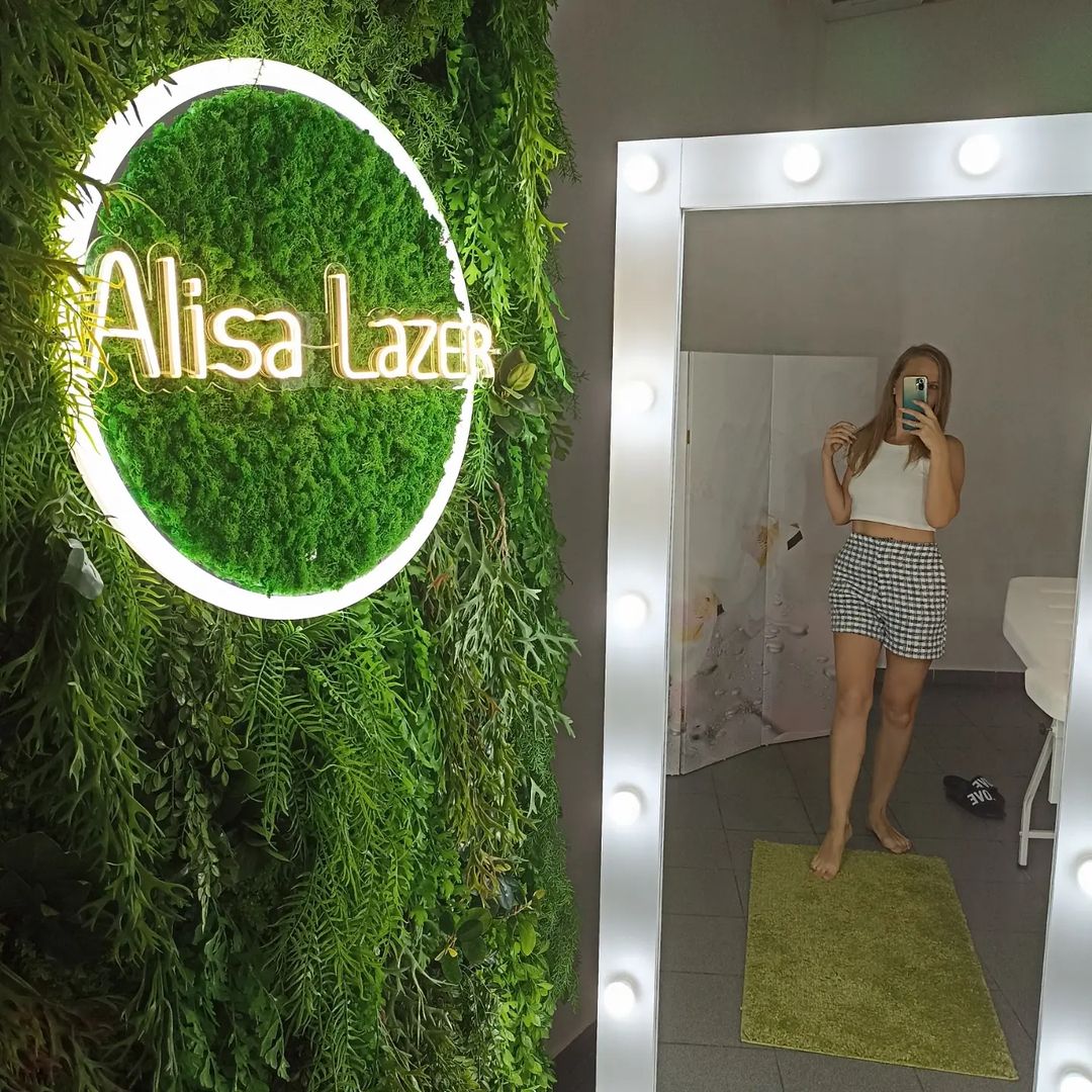 Если на лазерную эпиляцию, то только к @alisa_lazer_ 

 Девочки, вы лучшие! Всё понравилось!