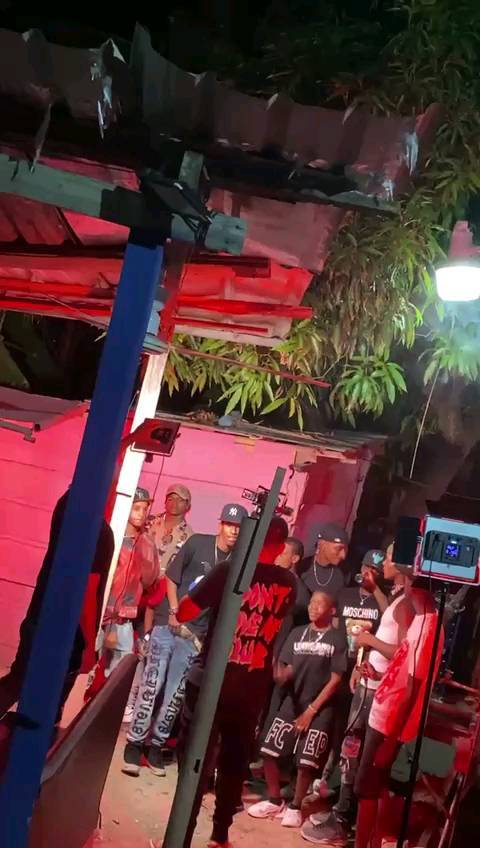 figura_cubanas в LOOKY. #burlonyya,#teamburlon. Ya no pagamos baqueo...