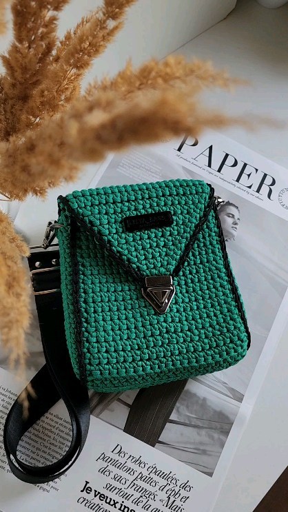 lelya_bags_ в LOOKY. #сумканазаказ#сумкаручнаяработа#handmade#handmadeсумки#сумки#вязаныесумки#сумки2023#подарок#подарокдевушке#подарокмаме#сумкатренд#вязаниекрючком#москва#мск#тренды#заказ#красота#2023#. 🎬 Сумка МОБИ 3️⃣9️⃣...