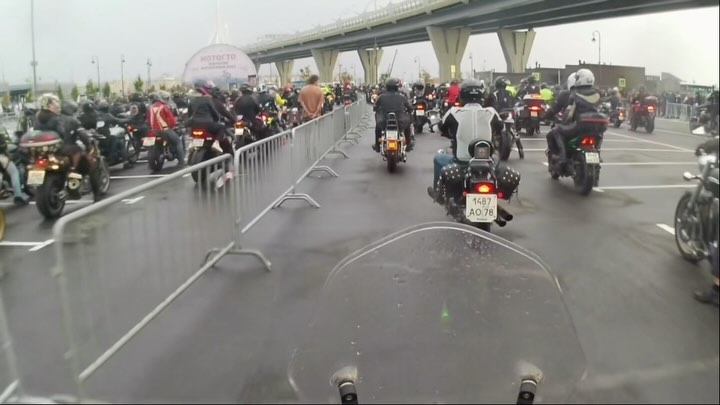 mikhail_ryzhov в LOOKY. #мотосезон2023,#мотоциклы,#санктпетербург,#спб,#осень,#мотопарад,#motorcycle,#saintpetersburg,#spb,#autumn. #мотосезон2023 #мото...