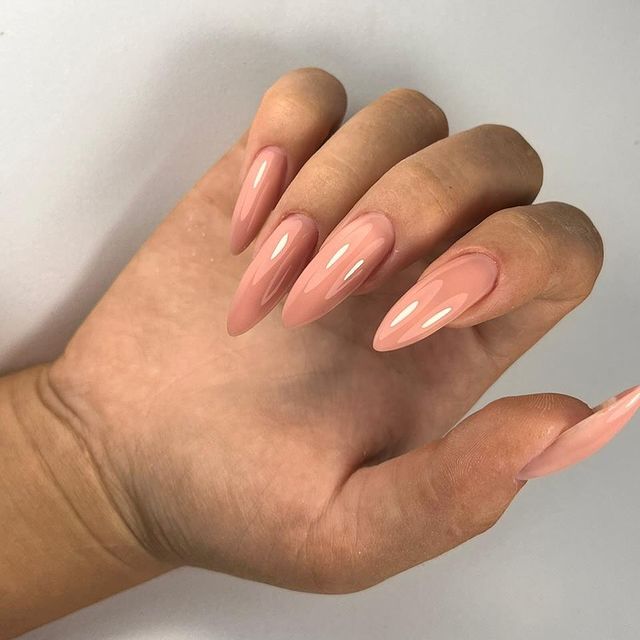 si_nails_ykt в LOOKY. . Наращивание 🤍 успей...