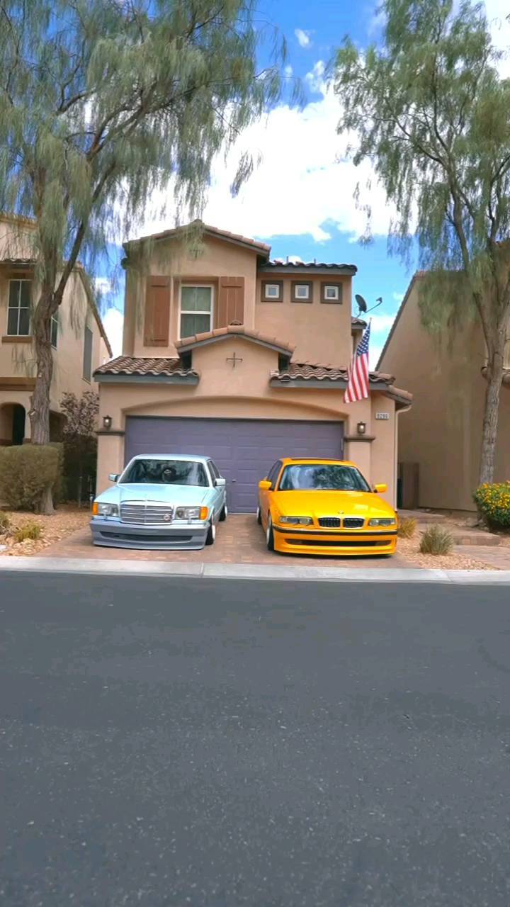 zkkmax в LOOKY. #bmw,#mercedes,#bmwfans,#reels,#vibes,#me,#dream,#usa. Two legends 🤩🔥
. 
...