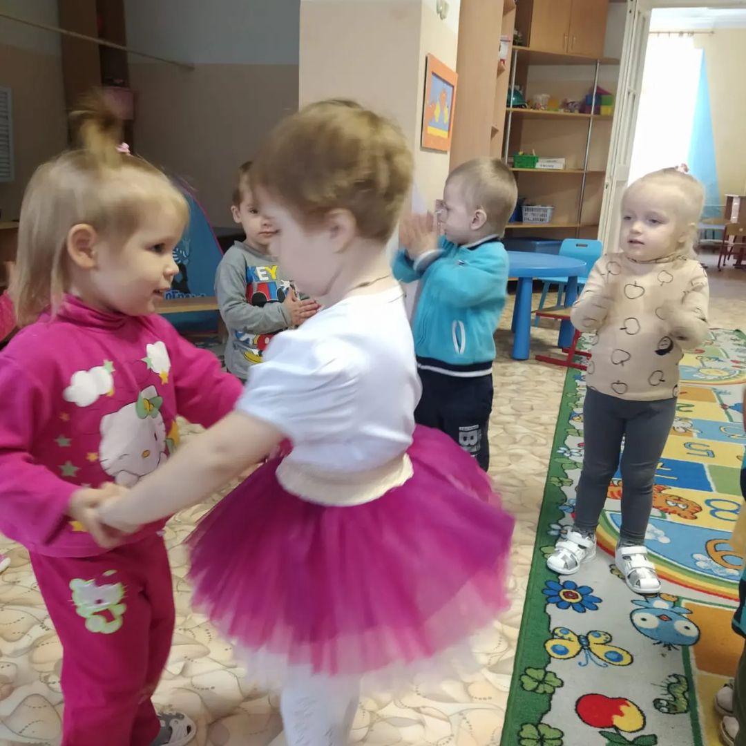 Поздравляли в саду красотку) 3 годика исполнилось))