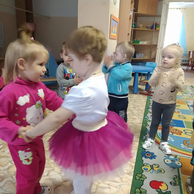iriskakozlitina96 в LOOKY. . Поздравляли в саду к...
