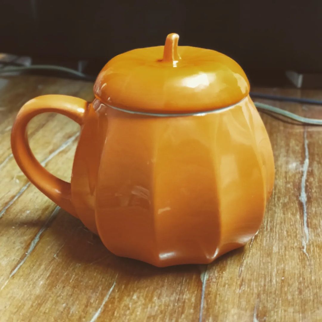 У меня новая кружка :>
