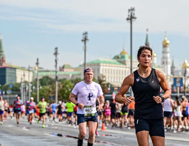 katya_._sergeeva в LOOKY. #лужники,#полумарафонлужники,#luzhniki,#luzhnikihalfmarathon,#luzhnikistadium,#halfmarathon,#лужникимосква,#лужнецкаянабережная. На полумарафоне «Луж...