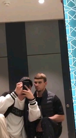wlaadess в LOOKY. . Падпешись!