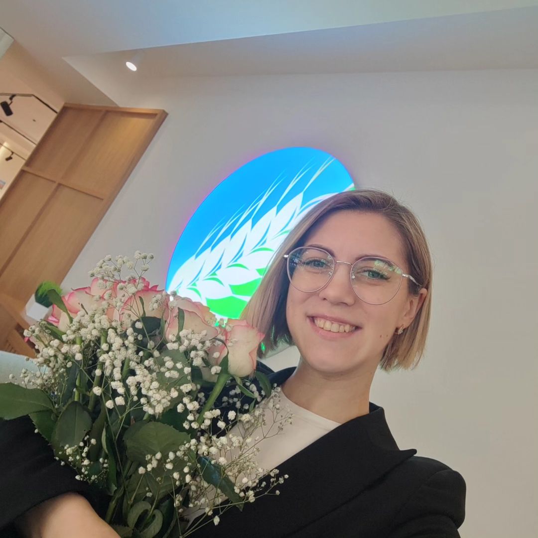 Привет, мои 30! 
Уже стыдно притворяться подростком, пора наслаждаться молодостью!!! 
Спасибо всем и каждому за поздравления и внимание! 
Люблю и целую от всей души🥰😘
#мнесегодня30лет #юбилей