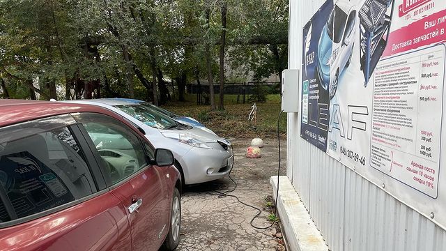 yaprofi в LOOKY. #самара,#ecar,#ev,#electric,#electricvehicle,#electricvehicles,#nissan,#nissanleaf,#leaf,#supercharger,#электромобиль,#электрокар,#egolf,#volkswagen,#taycan,#ниссанлиф,#тесла,#етрон,#тайкан,#tesla,#model3,#models,#modelx,#modely,#audi,#etron,#porsche,#заряднаястанция,#путешествуюнаэлектромобиле,#roadtrip. Сборище электричков....