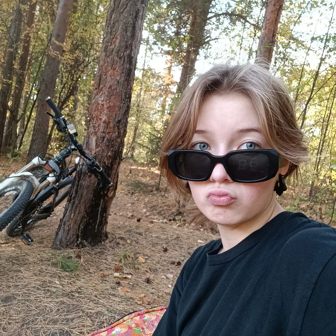 verkhovova_33 in LOOKY. . null
