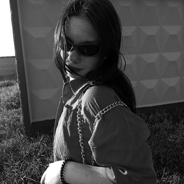 swwqshqxxq в LOOKY. . чёрно-белой красной ...