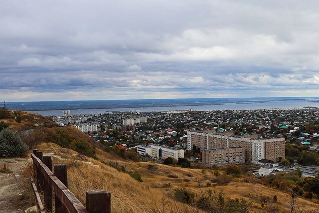 yanchikk101 в LOOKY. #осень,#фотоосени,#lightroommobile,#saratov_detka,#saratovlife,#saratov64,#природа,#природароссии,#осеньвгороде,#осень2023. Такой Саратов 🏙🍃🌦...