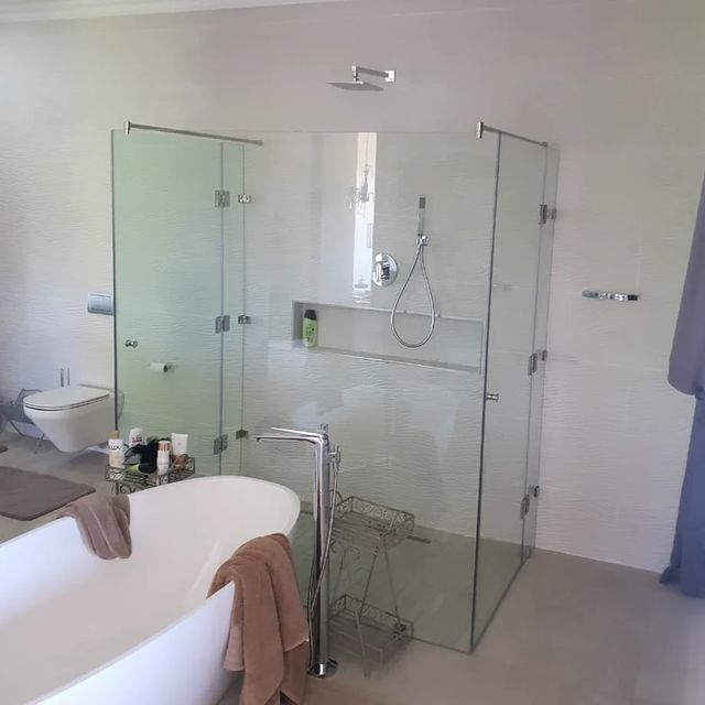 ansoaluminium в LOOKY. #ansoaluminiumbfn,#building,#bathroom,#showers,#showerdesigns,#frameless,#fancy,#viral,#bhfyp,#servicewithasmile. The new way to go!!
...