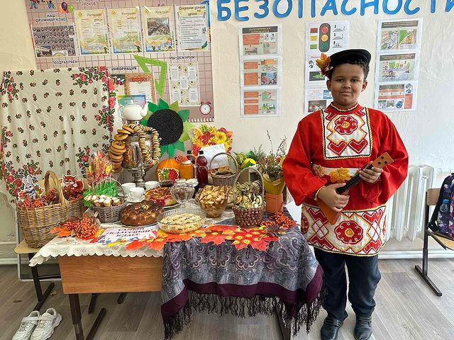 adorable_anya в LOOKY. . Школьный праздник-яр...
