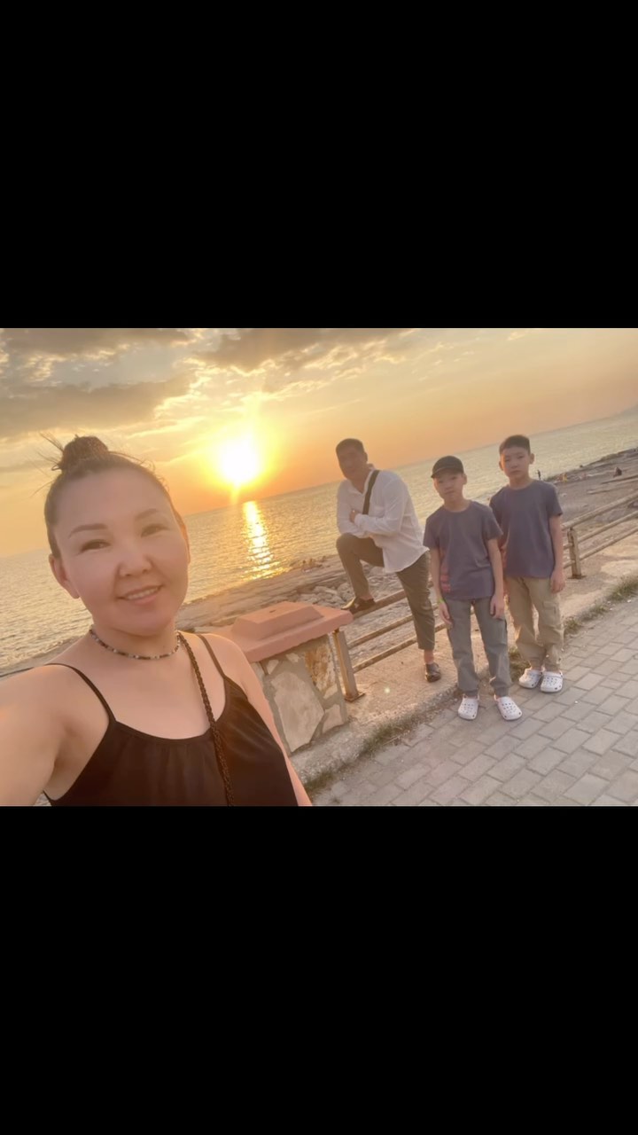rozhinaliliya в LOOKY. . Отпуск — всего шесть...