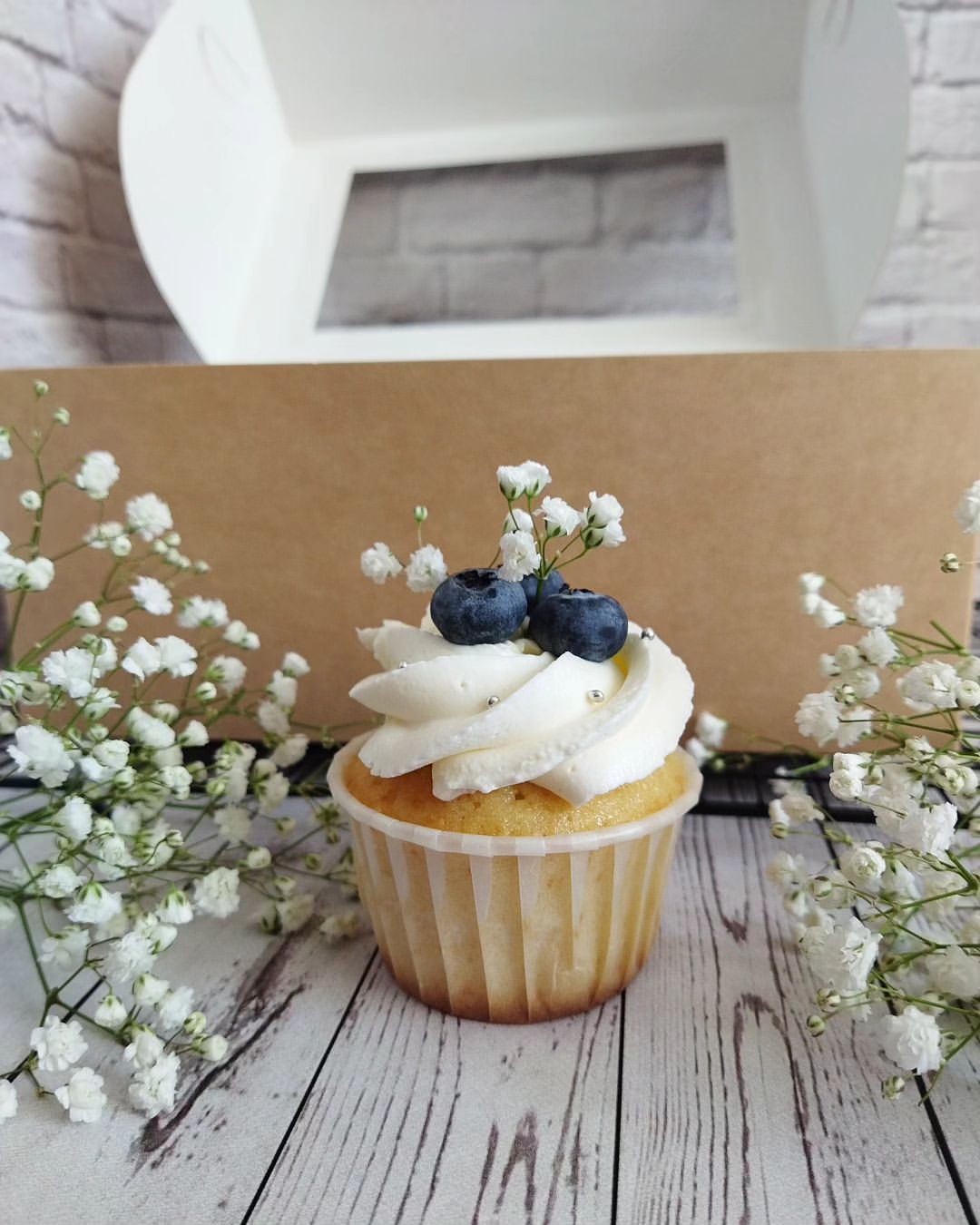 Ванильные капкейки с малиновой начинкой 😍🧁