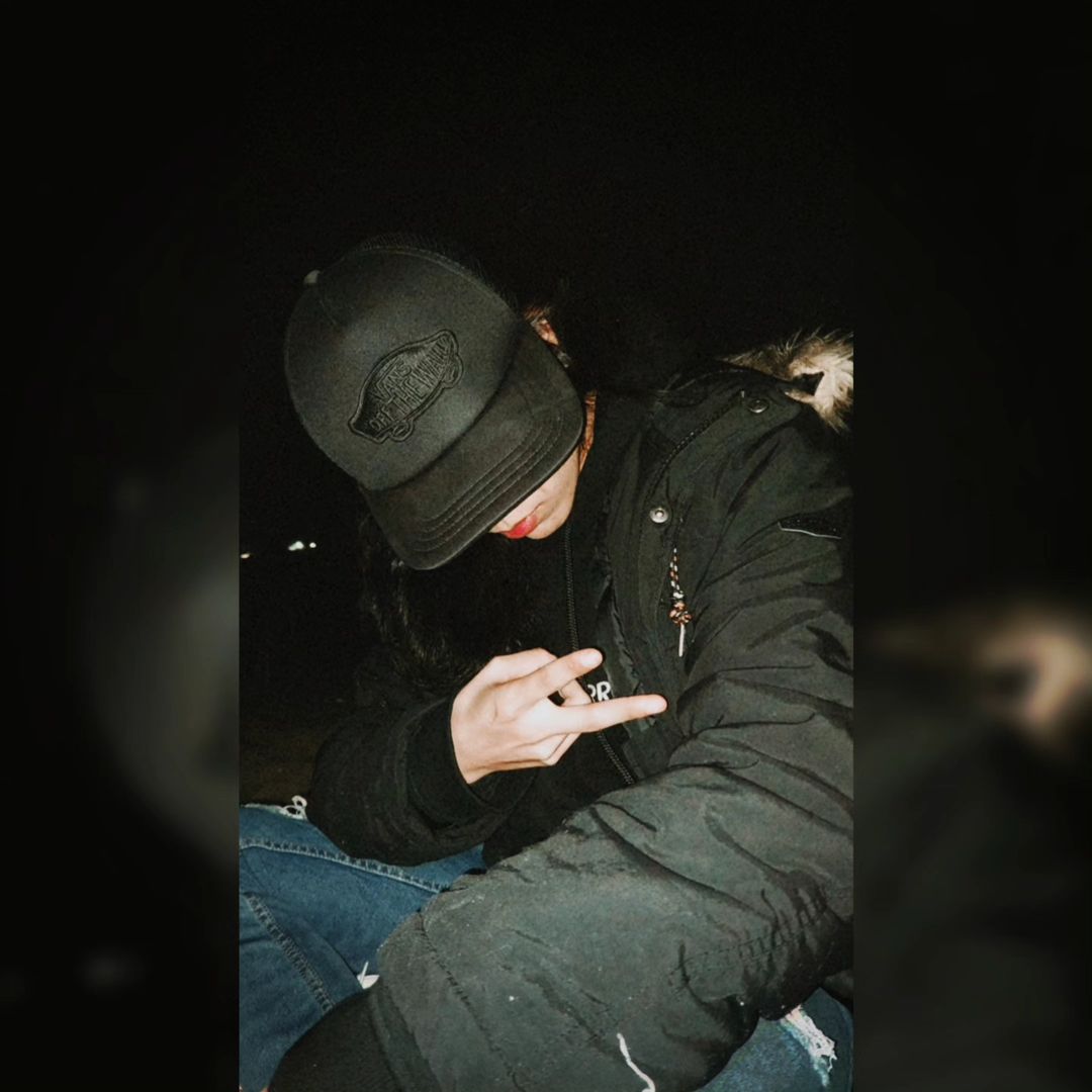 klaudionosecuanto в LOOKY — Perro negro - Bad Bunny Feid 
Al menos dame un perreito  MOR