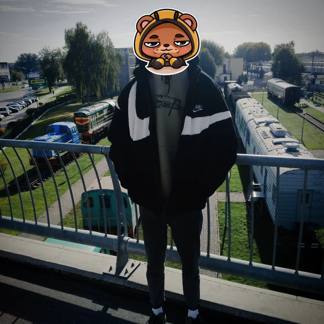 nikita_minirskiy63 in LOOKY. . 🤨