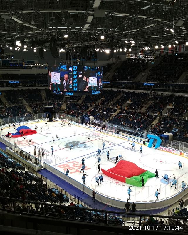 HockeyDM в LOOKY. #DinamoMinskHC,#AdmiralVladivostok,#KHL,#HockeyFans. 17-10-2021 #DinamoMi...