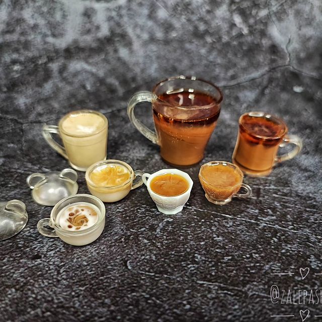 zalepashka в LOOKY. #миниатюра,#минипродукты,#кукольныйдомик,#кукольнаяминиатюра,#куклы,#полимернаяглина,#барби,#минифи,#бжд,#dollhouse,#dollstagram,#dollhouseminiature,#tinyfood. Кофебум 🫶☕🍩🍪

#ми...
