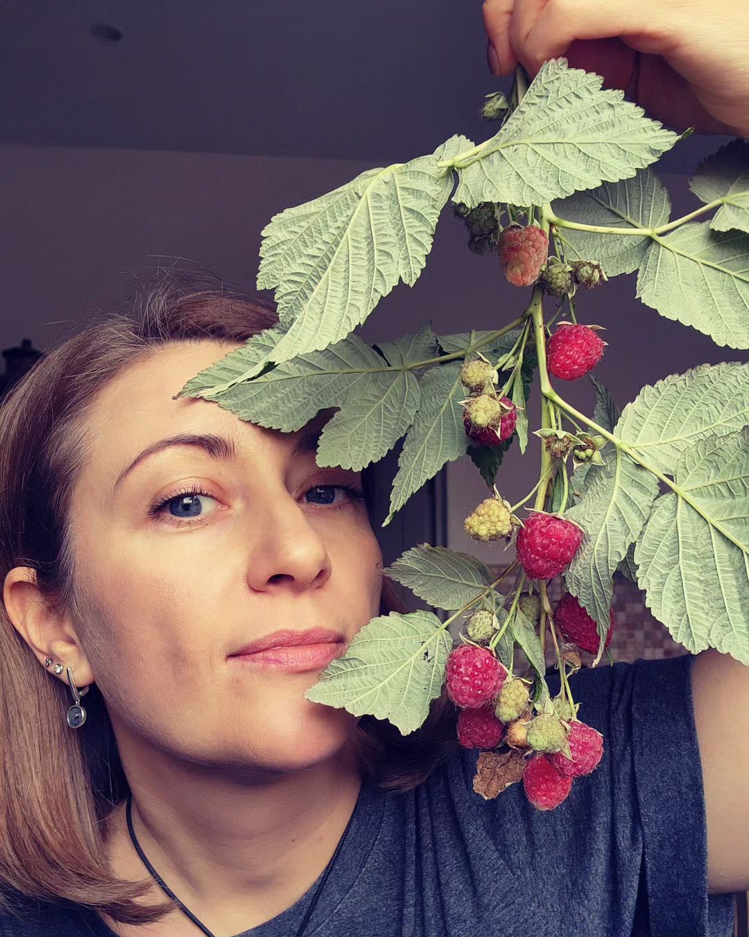 kat_parhomenko в LOOKY — Верните лето ненадолго
Малина просит, а не я,
Её мы не наели