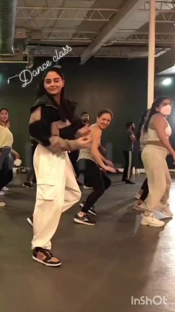 Sarah Corner в LOOKY. #dance,#dancevideo,#viral,#unilife. Dance class in Bolly...
