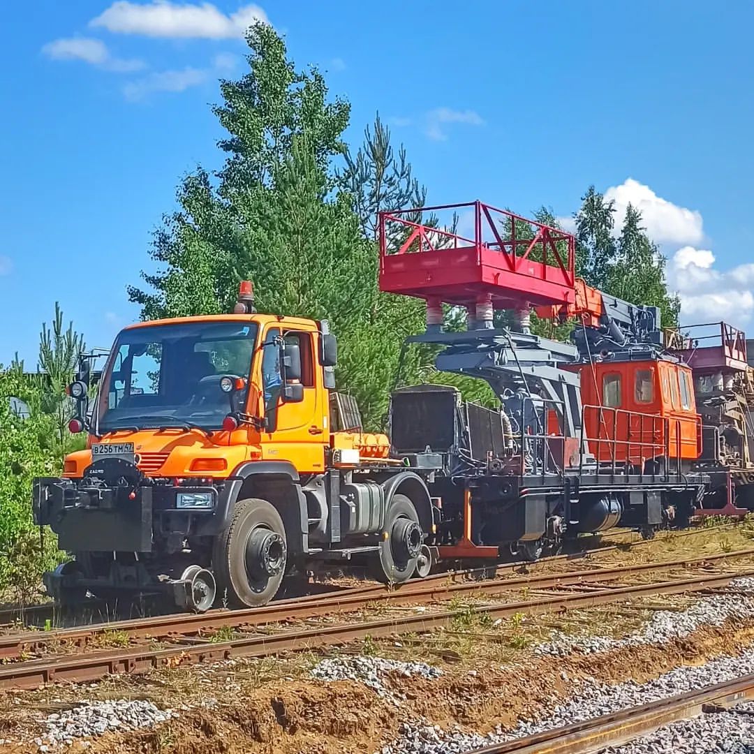 Мерседес, который смог:) #железнодорожности #мобилофото