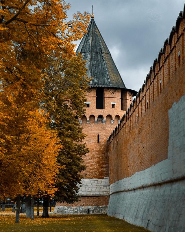 leonidelenin в LOOKY. #тула,#тульскийкремль,#осень2023,#осеньосень,#золотой,#путешествиепороссии,#tula,#autumnvibes,#autumncolours,#russiatravel,#travelrussia,#tulalife,#fujifilm,#fujifilmxseries,#fujifilmx30. Осенне-золотая Тула ...