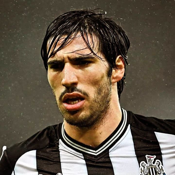 🚨 𝐁𝐑𝐄𝐀𝐊𝐈𝐍𝐆: Sandro Tonali has been banned for 10 month — season over for the Italian 🚫

◉ 10 month suspension from football games.

◉ 8 month rehab plan for gambling addition.

Tonali, back in action for Newcastle in August 24 as he will also miss Euro 2024 with Italian national team.
 Follow and like for more
#UCL #PremierLeague #football