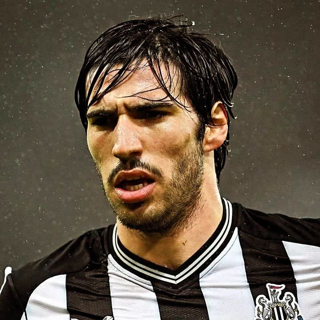 Akwande Zuma в LOOKY. #UCL,#PremierLeague,#football. 🚨 𝐁𝐑𝐄𝐀𝐊𝐈𝐍𝐆:...