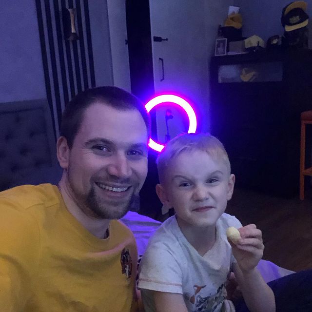 kommerslife в LOOKY. #семья,#сын,#жизнь,##загородныйдом,##загородим,#тортнаденьрождения,#сын,#семья,#фото,#жизнь,#круто,#фото,#жизнь,#,#травник,#река,#море🌊,#природа,#отдых,#lake,#cmm,#загородныйдом,#travel,#зима2022,#природа,#маркетингвсоцсетях,#горки,#зароботоквсети,#уют,#заработоквинтернете,#красота,#семья,#фото,#жизнь,#круто,#пабликидей,#жизнь,#ватрушки. Дети  #семья #сын #ж...