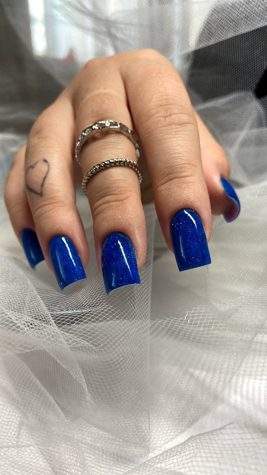 anastasiya.borisowa_nail в LOOKY. #nailrepublic,#маникюркно,#ногтикно,#каменьнаоби,#dimondsnails. Волшебный синий от N...