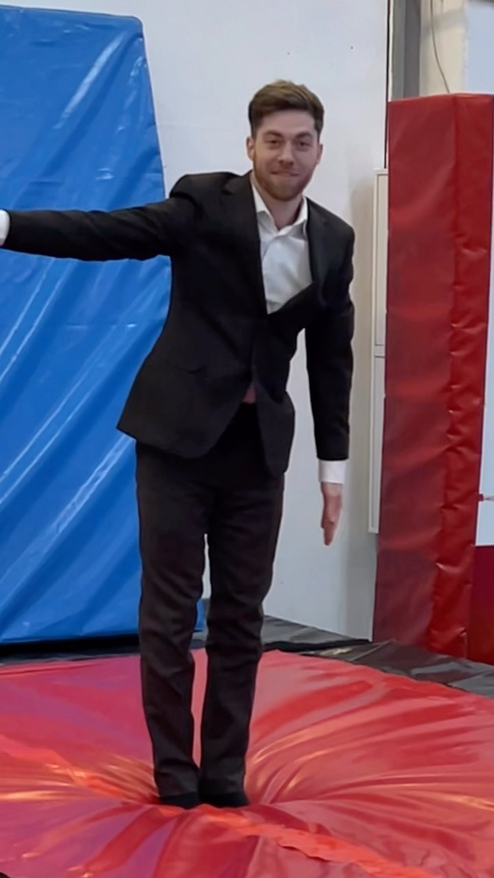 makar_ov_sergey в LOOKY. #деньтренера,#акробатика,#гимнастика,#trick,#tricking,#acro. Всех с днём тренера ...