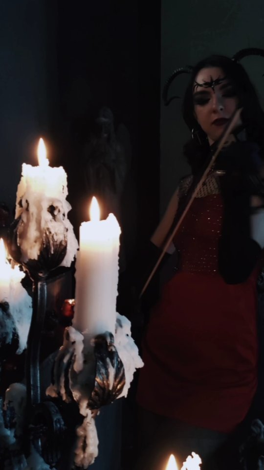 rati_show.official в LOOKY. #скрипка,#музыка,#violin,#cyberpunk,#techno,#каверскрипка,#кавер,#coverviolin,#halloween,#хеллоуин. С хеллоуином вас!🎃�...