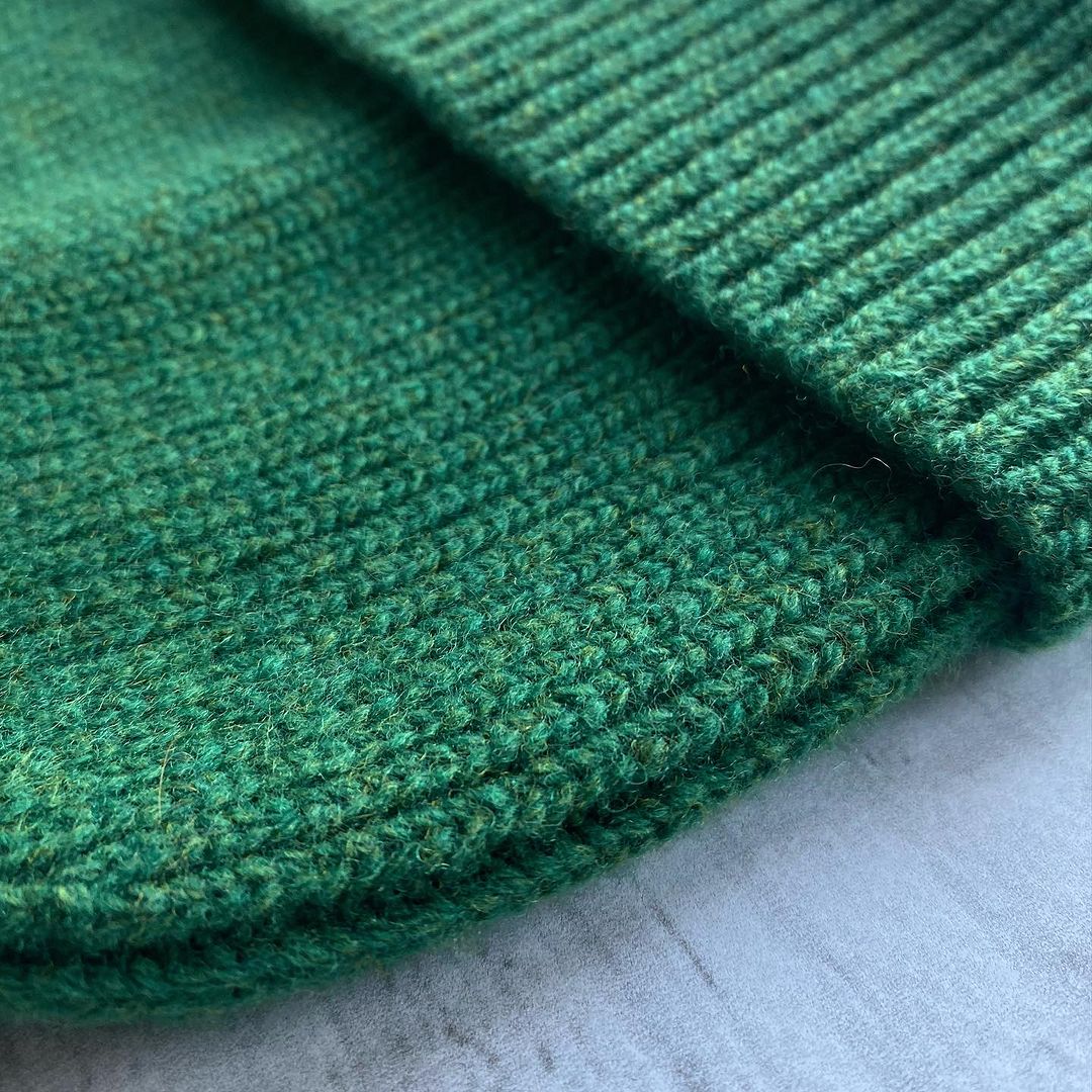 Зелёный сейчас в тренде
💚

Шапочка 100% меринос
🇮🇹
1700р
Отправилась греть ушки замечательного мальчишки👌