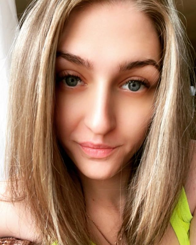 ekaterina_yurmova200418 в LOOKY. . null