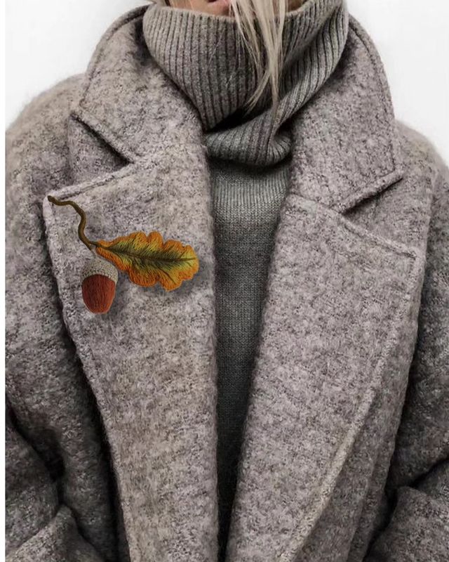 lefthander_stitch_ в LOOKY. #вышитаяброшь,#осенняяброшь,#брошьручнойработы,#брошьвналичии,#embroideredbrooch,#embroideryart. Как насчёт лекарства...