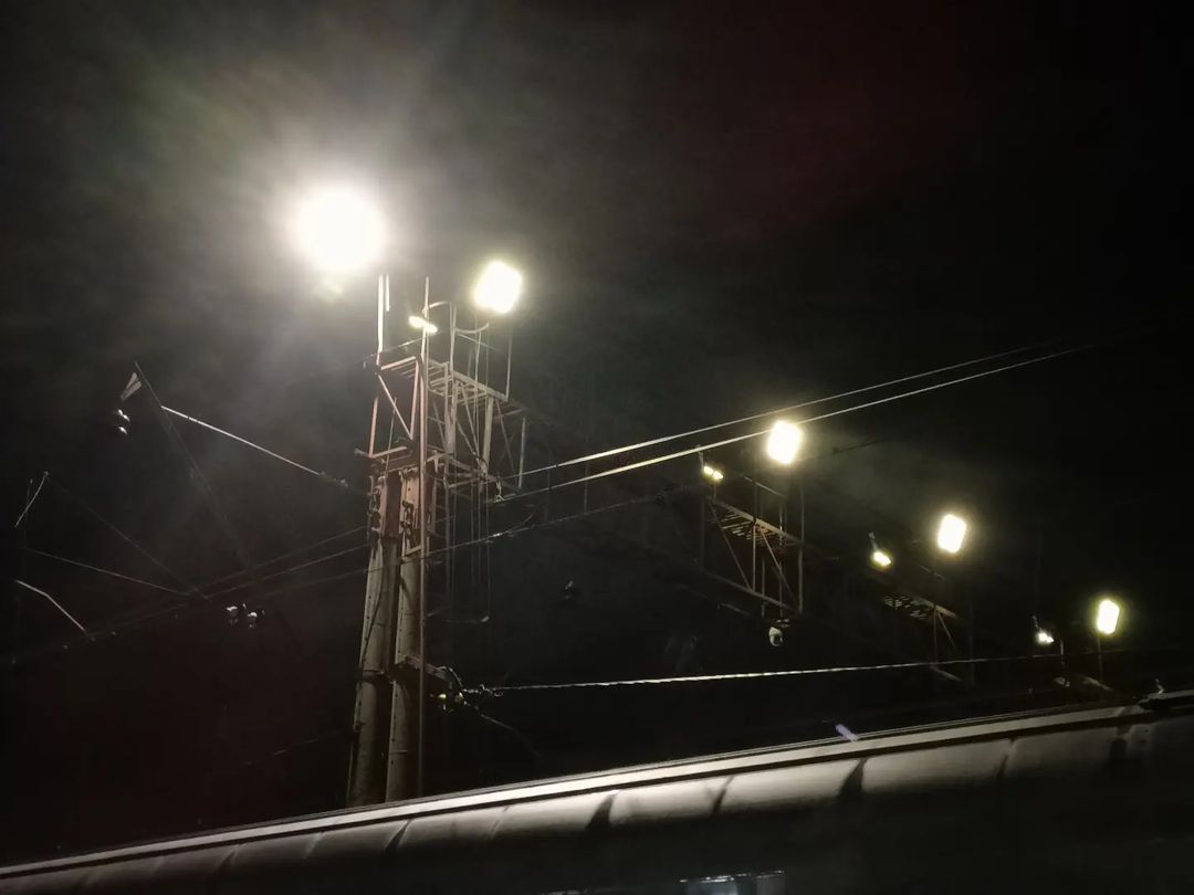 ...

#photo #photography #d4rk_r4bbit #2023 #mobilephotography #night #lights #dark #railway