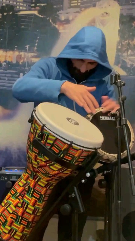 _leoni_style_ в LOOKY. #percussion,#dj,#remix,#darbuka,#djembe,#bongo,#mix,#show,#երևան,#yerevan,#electronicmusic,#progressive. Տնային մնային։) 🎧🪘...