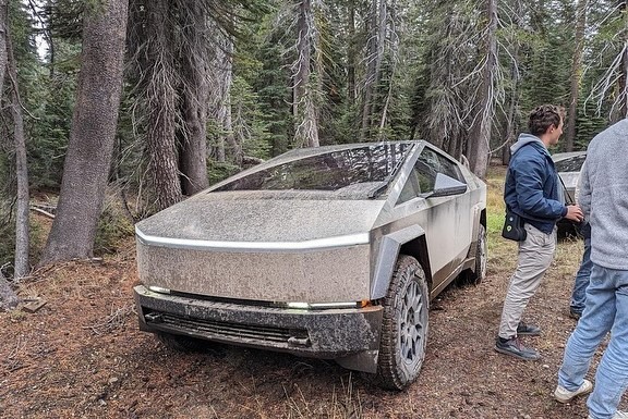 yaprofi в LOOKY. #cybertruck. Какой же он, сцуко, ...