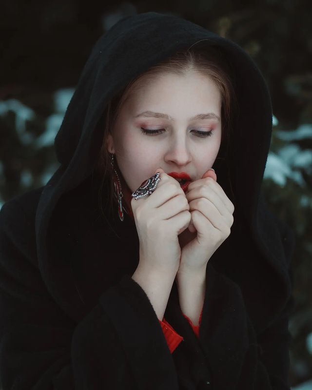 ckiv_dez in LOOKY. #portraitmood,#портрет,#portraits_ig,#portraitphotographer,#фотосессия,#makeportraits,#portraitoftheday,#модель,#bestportraits,#ig_portrait,#top_portraits,#арт,#postmoreportraits,#bestphotogram_portraits,#pursuitofportraits,#красота,#instagram_faces,#profile_vision,#девушка,#portraits_universe,#majestic_people,#женшина,#makeportrait,#tangledinfilm. Это не холод, просто...