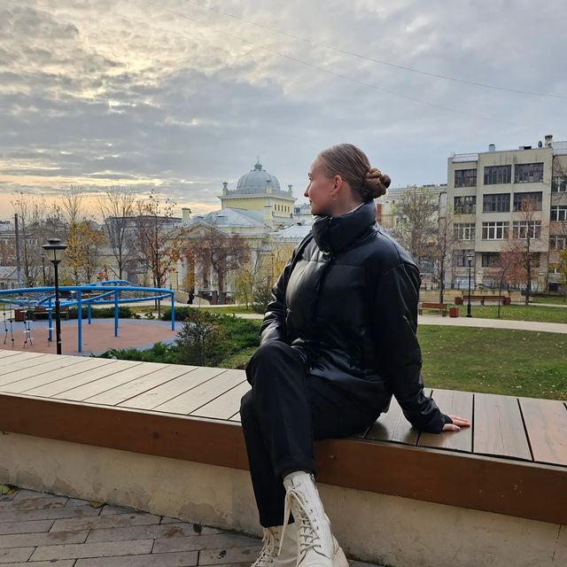 liz.eeb в LOOKY. . Синагога на фоне🍂