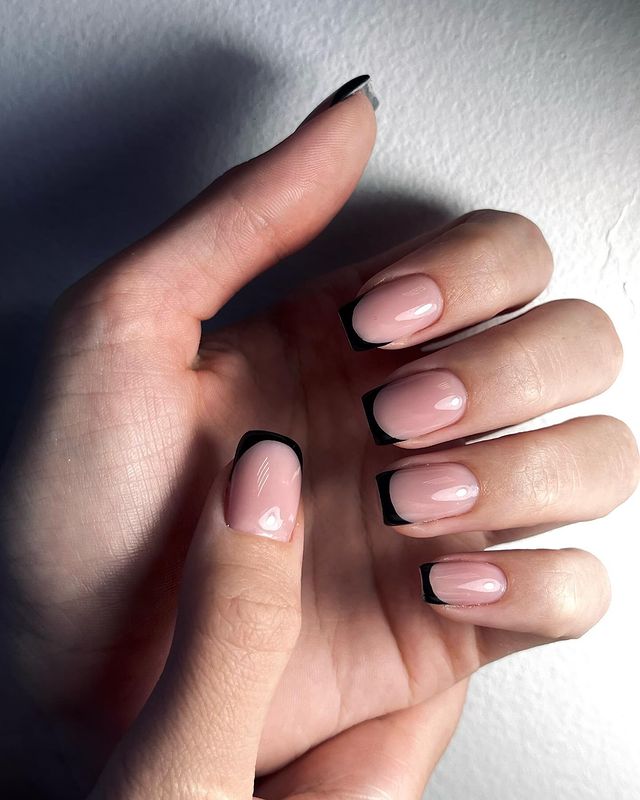 si_nails_ykt в LOOKY. #маникюр,#маникюрякутск,#гельлак,#наращиваниеногтей,#якутск,#аппаратныйманикюр,#педикюр,#педикюрякутск,#шеллак. Маникюр - это способ...