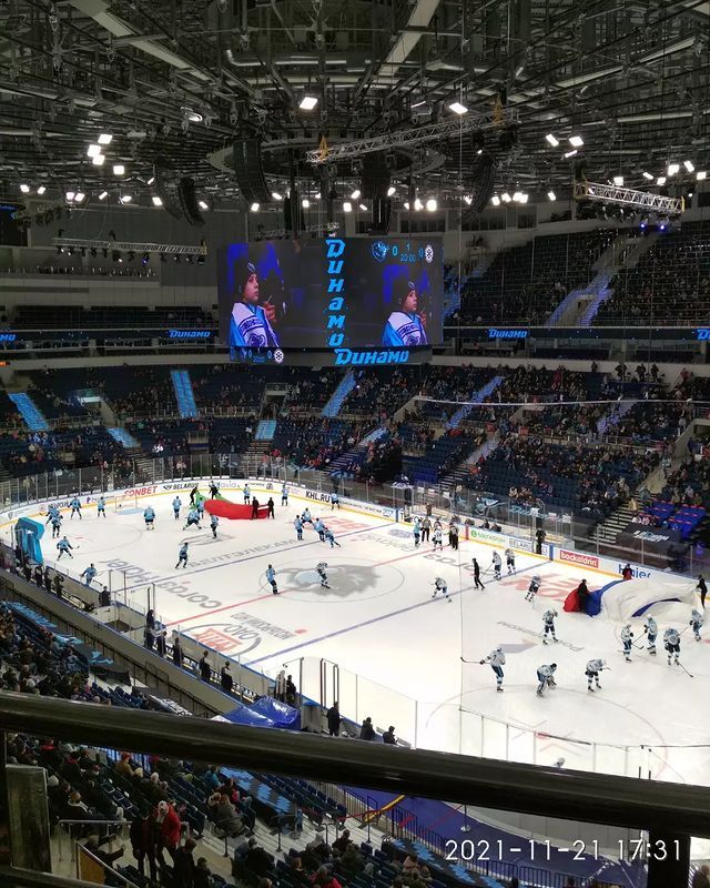 HockeyDM в LOOKY. #DinamoMinskHC,#hcSibir,#HockeyFans,#KHL. 21-11-2021 #DinamoMi...