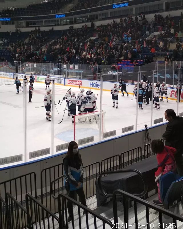 HockeyDM в LOOKY. #DinamoMinskHC,#TorpedoNN,#HockeyFans,#KHL. 10-12-2021 #DinamoMi...