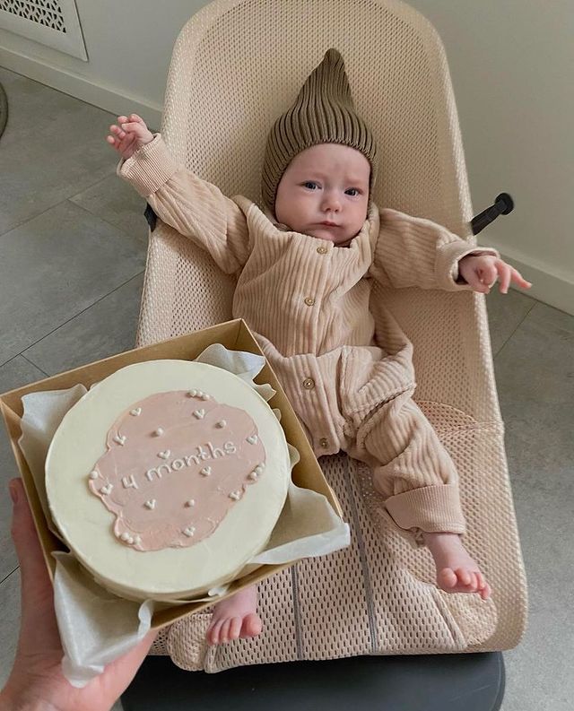 dovgan.cake в LOOKY. #бентоторт,#бенто,#кондитер,#меренговыйрулет,#кондитеркалининград,#макарон,#калининград,#kld,#kld39,#baby,#girl. Бенто для ваших малы...