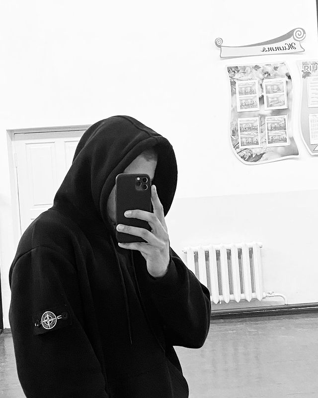 ploxuryy в LOOKY. . Я променял боль на с...